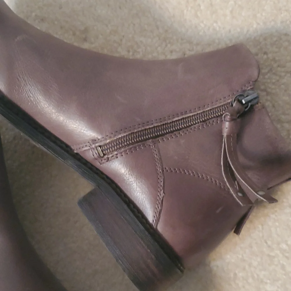 Franco Sarto leather gray, taupe tan size 9